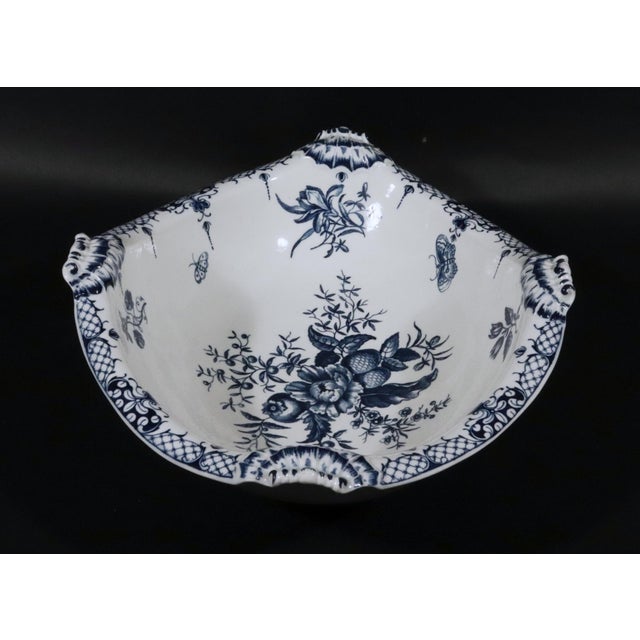 Traditional First Period Worcester Porcelain Pine Cone Pattern Shaped Basin For Sale - Image 3 of 15