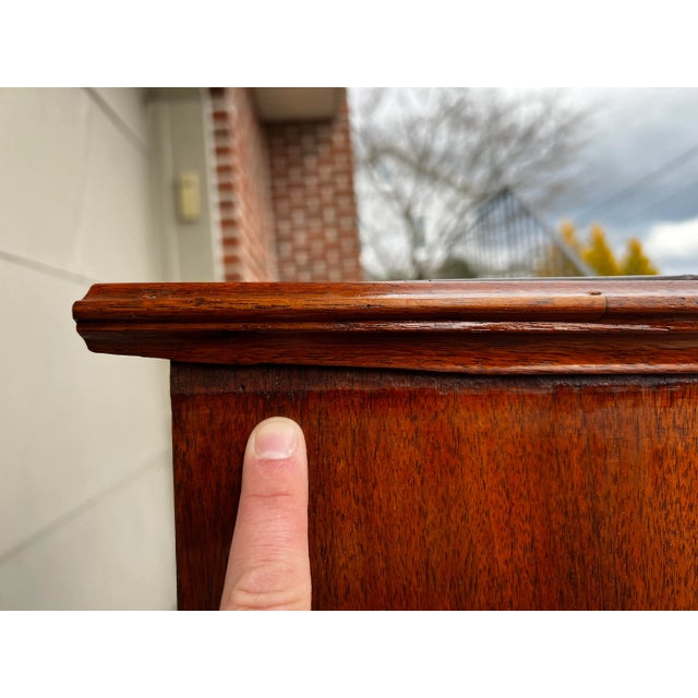 A Antique Walnut Chippendale Chest of Drawers, Pennsylvania, Circa 1760s For Sale - Image 10 of 13
