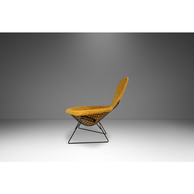 Set of Two (2) Authentic Bird Lounge Chairs W/ Matching Ottomans in Bouclé by Harry Bertoia for Knoll, Usa, C. 1960's For Sale - Image 9 of 18