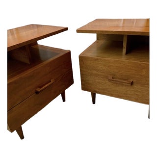 1950s Ramseur Mid Century Modern Set of 2 Nightstands For Sale