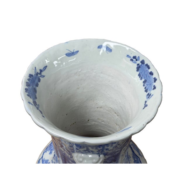 Oriental Pale Blue & White Porcelain Bulbous Shape Flower Vase For Sale In San Francisco - Image 6 of 17
