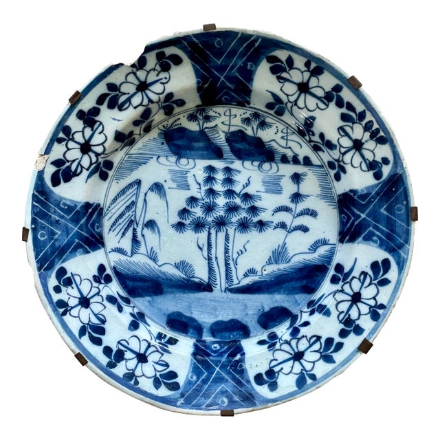 18th Century Delft Charger With Unusual Metal Hanger For Sale