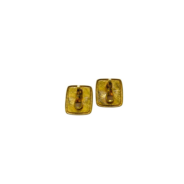 1990s A Pair of Vintage Monet Red Enamel & Gold-Tone Clip-on Earrings – Mid-Century Modern Rectangular Statement Earrings For Sale - Image 5 of 5