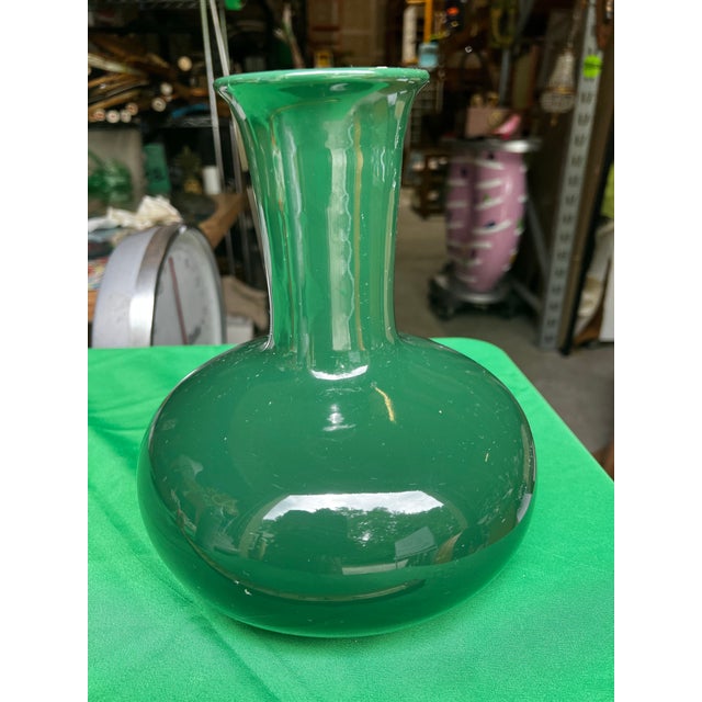 Vintage Emerald Green Vase For Sale In Atlanta - Image 6 of 7