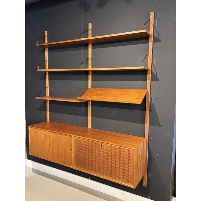 Vintage Wall System in Rosewood by Poul Cadovius for Cado For Sale - Image 5 of 16
