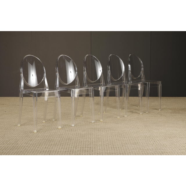 Philippe Starck Kartell Victoria Ghost Chairs Clear Philippe Starck Acrylic Dining Chairs - Set of 5 (New Old Stock) For Sale - Image 4 of 16
