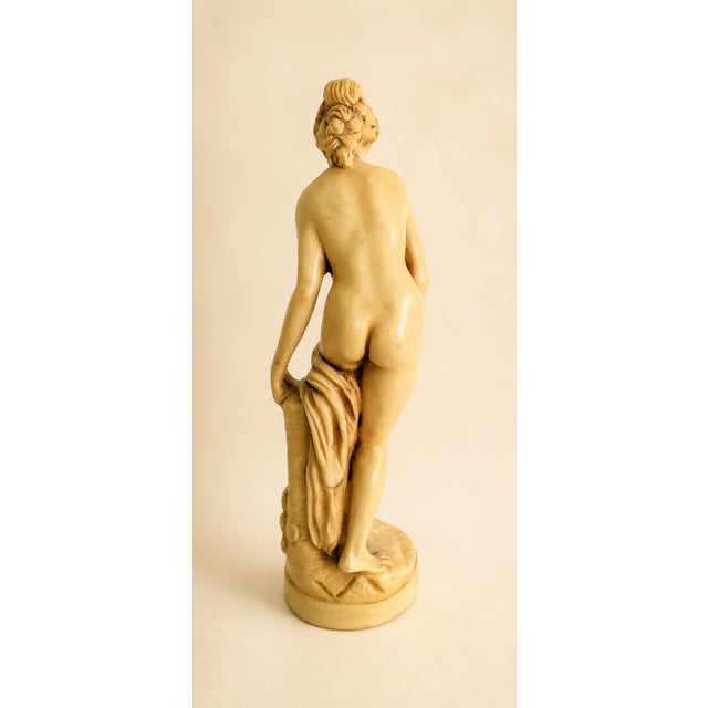 Vintage Bathing Venus Italian Renaissance Resin Statue For Sale - Image 4 of 7