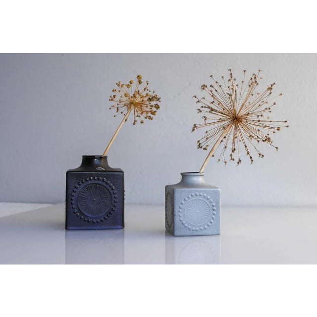 1970s Mid-Century Scandinavian Modern Art Pottery Vases in Ceramic by Göran Andersson for Upsala Ekeby, Sweden, 1970s, Set of 2 For Sale - Image 5 of 10