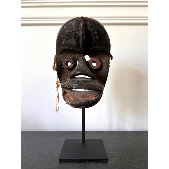 Guere Mask from Cote d'Ivoire Africa with Sotheby's Sticker For Sale - Image 4 of 17