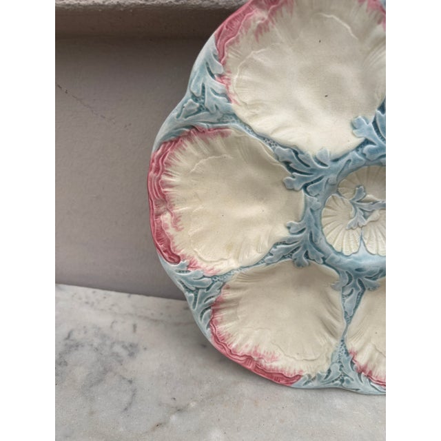French 19th Century Majolica Pink & Blue Oyster Plate Gien For Sale - Image 3 of 4
