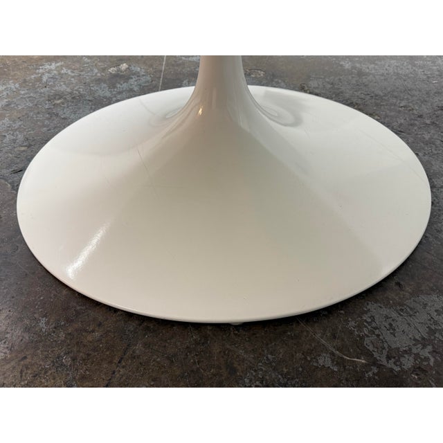 Eero Saarinen for Knoll Studio Arabescato Marble Dining Table, 54 Inches For Sale - Image 11 of 12