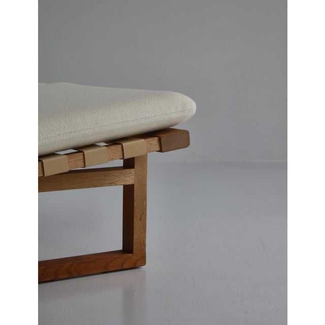 1950s Model 211 2-Seater Sofa in Oak and Ottoman by Børge Mogensen for for Fredericia, 1956, Set of 2 For Sale - Image 5 of 18