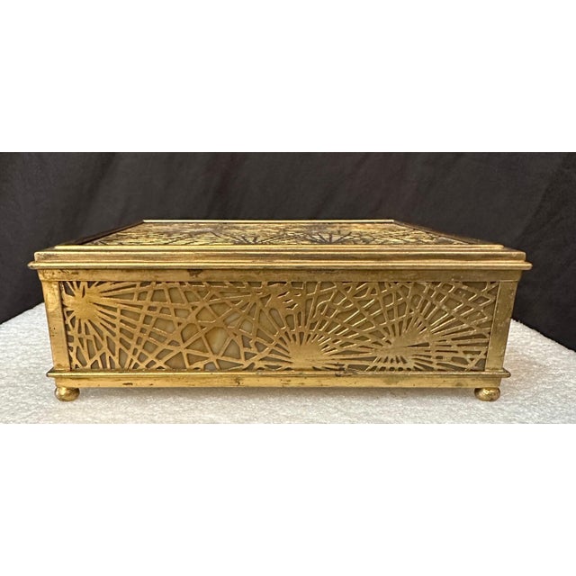 Tiffany Studios Early 20th Century Tiffany Studios Pine Needle Pattern Hankerchief Box For Sale - Image 4 of 10