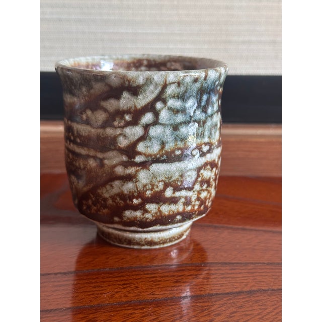 2010s Masterpiece Mashiko-Yaki Salt-Glazed Vase & Tea Cup Set by Fujiya Sakuma, With Signed Tomobako For Sale - Image 5 of 10