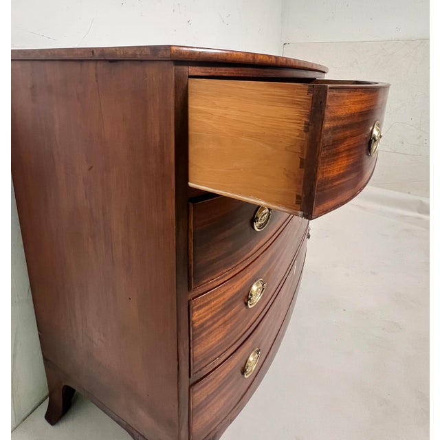 C. 1820 Antique Federal Era Bow Front Chest of Drawers For Sale - Image 9 of 11
