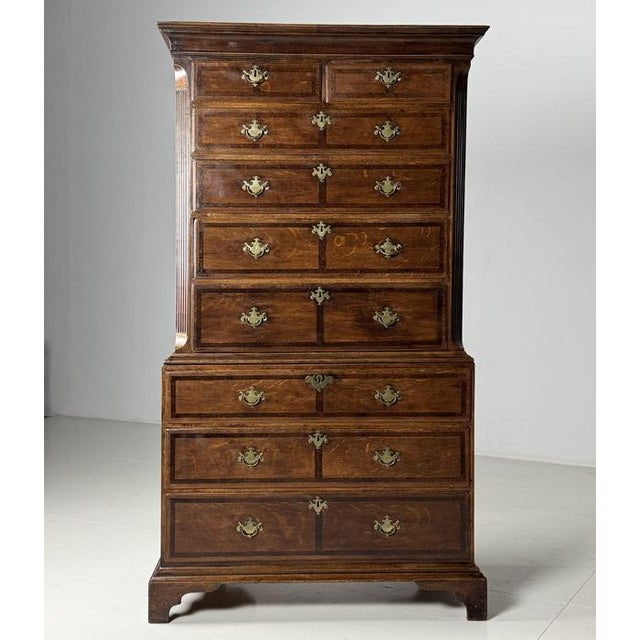 English Tallboy in Oak, 1800s For Sale - Image 13 of 18