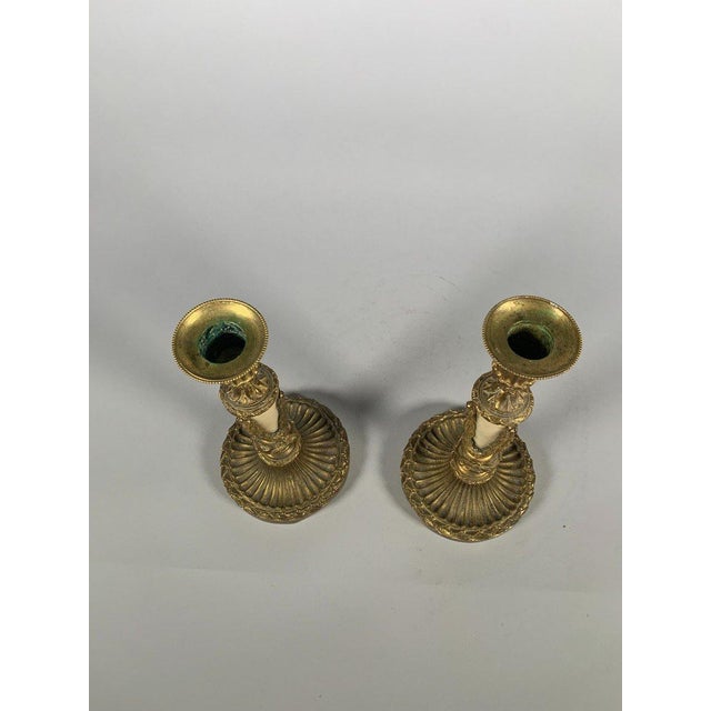 Louis XVI period candlesticks in marble and bronze, 18th century For Sale - Image 4 of 5