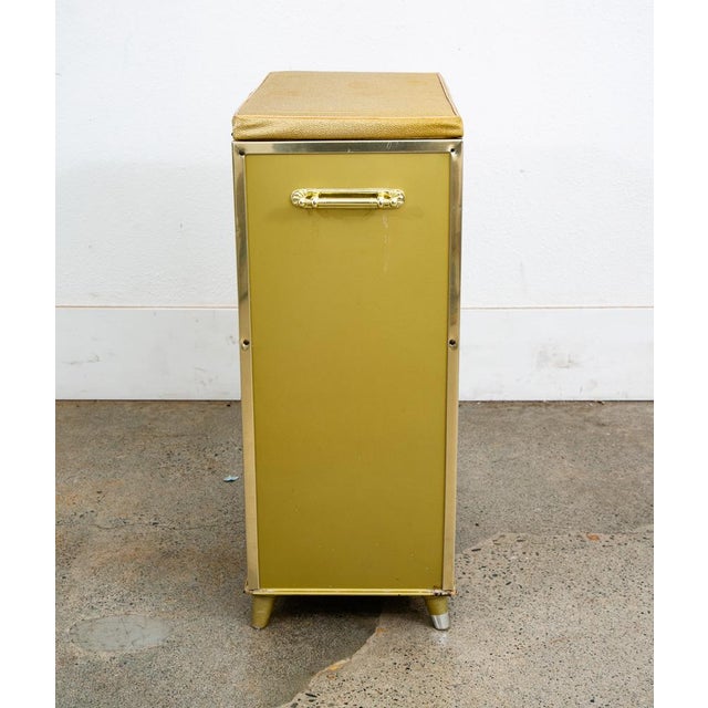 1960s Mid Century Modern Laundry Basket Metal Caddy Gold Vintage MCM Lift Top Bright For Sale - Image 5 of 10