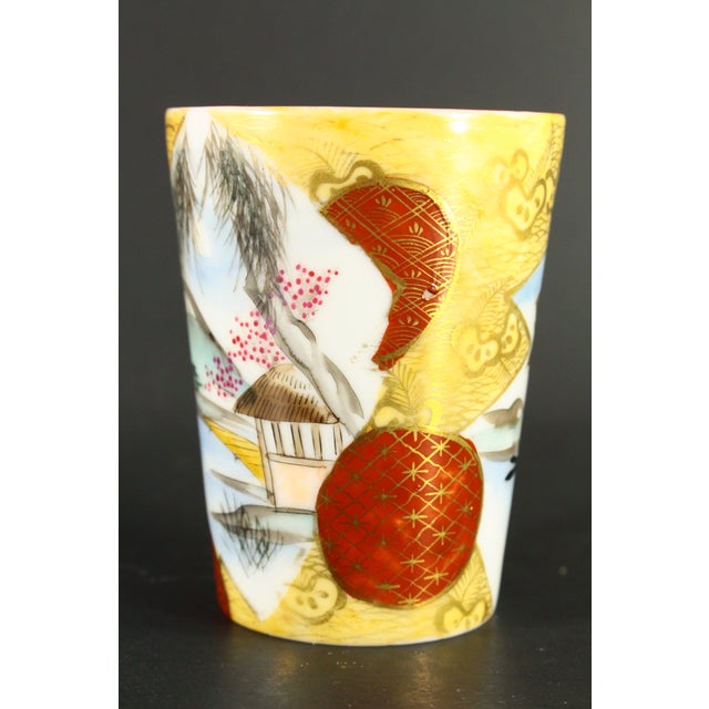 1920's Meiji / Taisho Japanese Export Porcelain Kutani Tumbler For Sale - Image 4 of 12