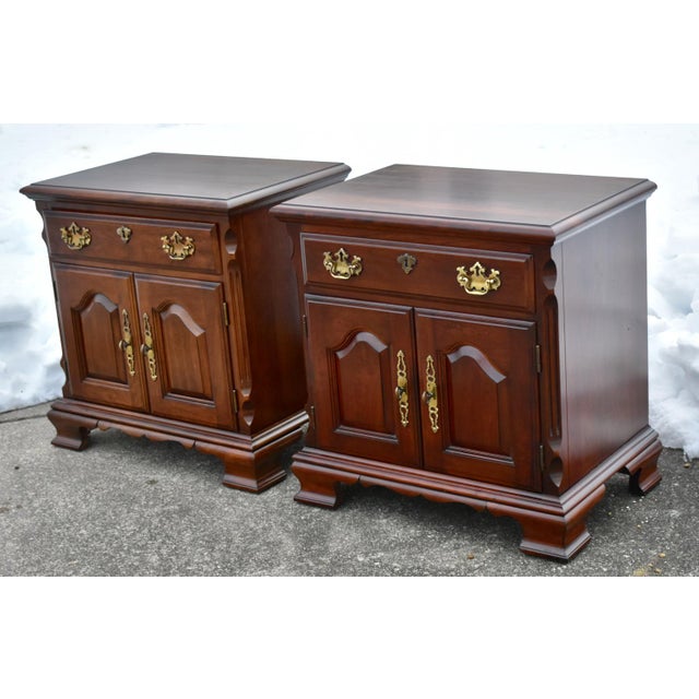 Vintage Pennsylvania House Pair of Cherry Traditional Style Nightstands For Sale - Image 13 of 13