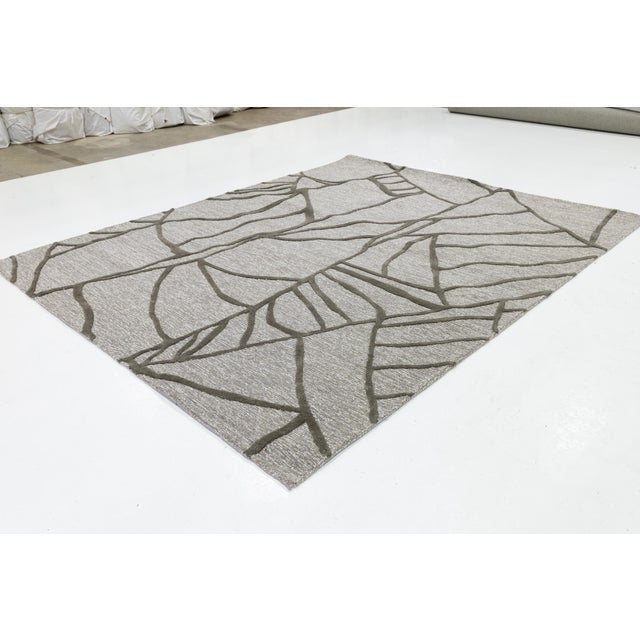 Modern Hand-Tufted Wool Rug Abstract Geometric Linear Design – Greige & Charcoal For Sale - Image 9 of 10