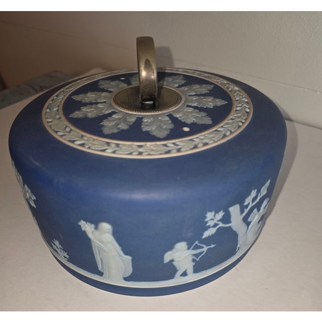 1900s Wedgwood Jasperware Blue and Whire Dome For Sale - Image 4 of 10