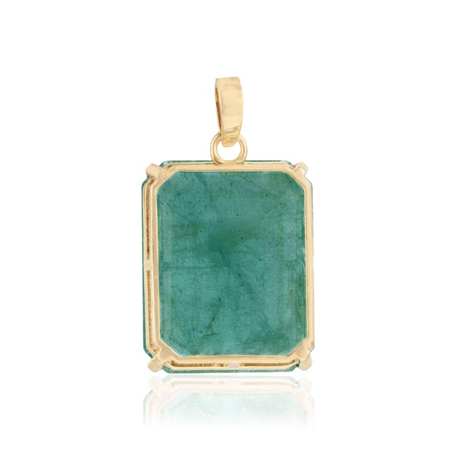 Metal Statement 14.22 Carat Natural Green Emerald Solitaire Pendant in 14k Yellow Gold For Sale - Image 7 of 15