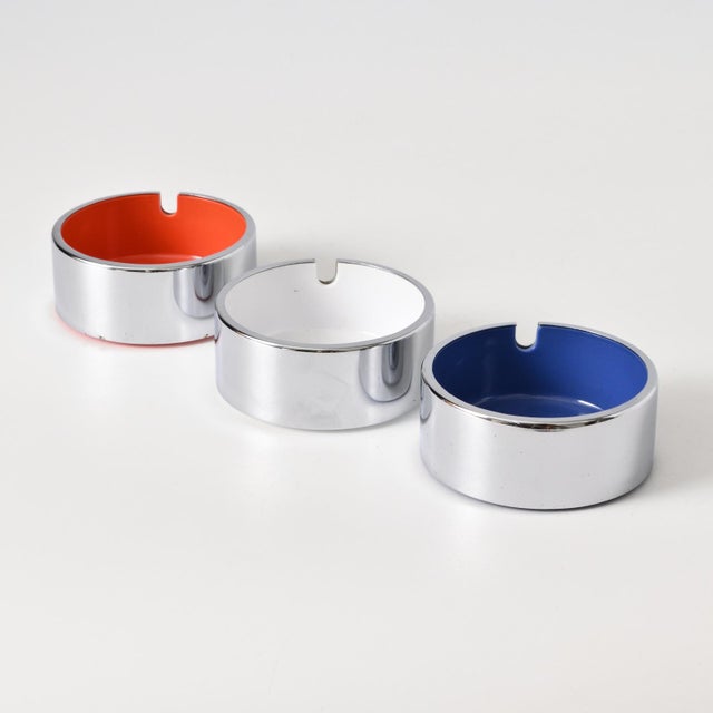 Mid-Century Modern Chromed Metal and Melamine Ashtrays in the style of Isamu Kenmochi, 1970s, Set of 3 For Sale - Image 3 of 8