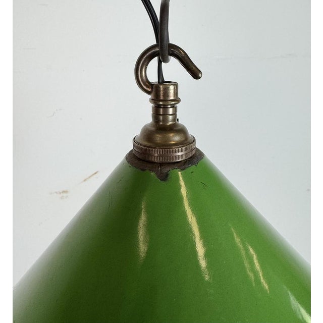 Green British Industrial Green Enamel Factory Pendant Lamp, 1950s For Sale - Image 8 of 17