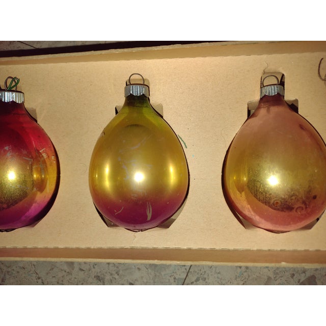 Metal Shiny Brite Ombre Glass Christmas Tree Ornaments in Original Box For Sale - Image 7 of 18