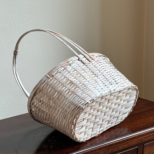 Late 20th Century Late-20th Century White-Washed Splint Weave Wicker Gathering Basket For Sale - Image 5 of 12