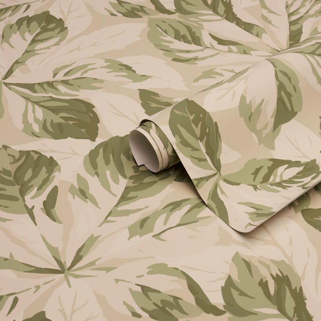 Schumacher SAMPLE - Schumacher Arboreal Handprint Wallpaper In Leaf For Sale - Image 4 of 5