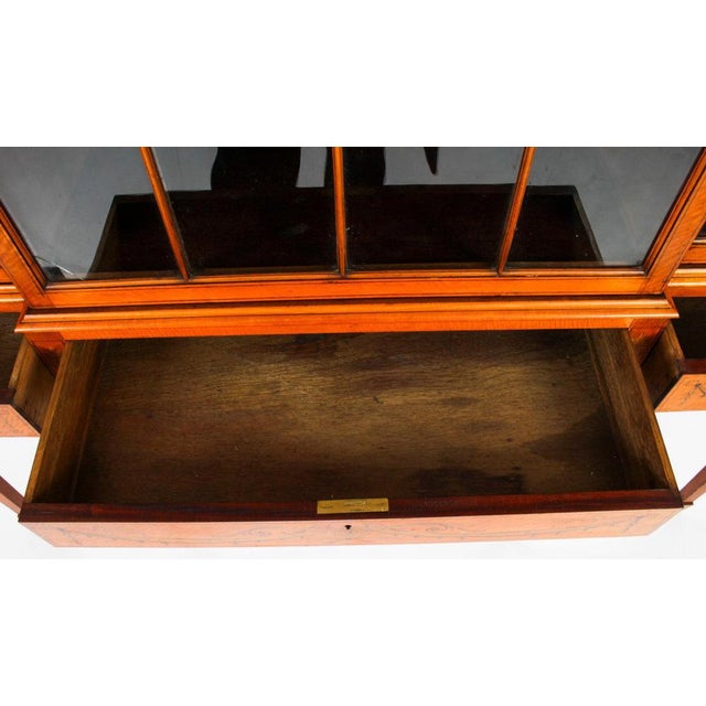 Satinwood Breakfront Bookcase or Display Cabinet from Edwards & Roberts, 19th Century For Sale - Image 11 of 18