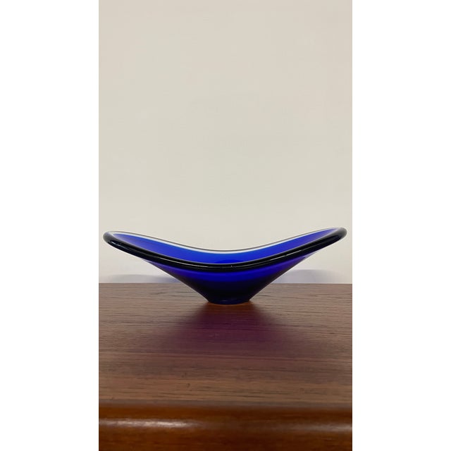 Mid-Century Modern Mid-Century Sculptural Blue Art Glass Dish, 1960s For Sale - Image 3 of 14