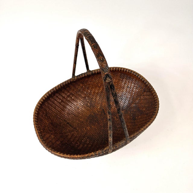 19th Century Chinese Woven Oval Bamboo Basket With Handle For Sale In San Francisco - Image 6 of 8