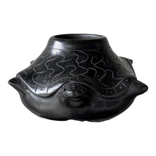 Late 20th-Century Barro Negro Pottery (Black Clay) Roly Poly Turtle Vessel - Oaxaca, Mexico For Sale
