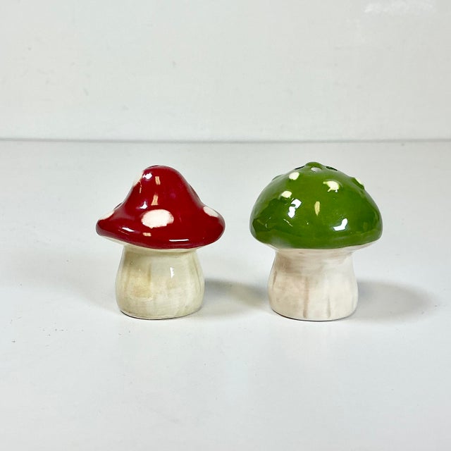 1940s Vintage Boho Chic Hollywood Regency Mushroom Salt & Pepper Shakers - A Pair. For Sale - Image 6 of 10