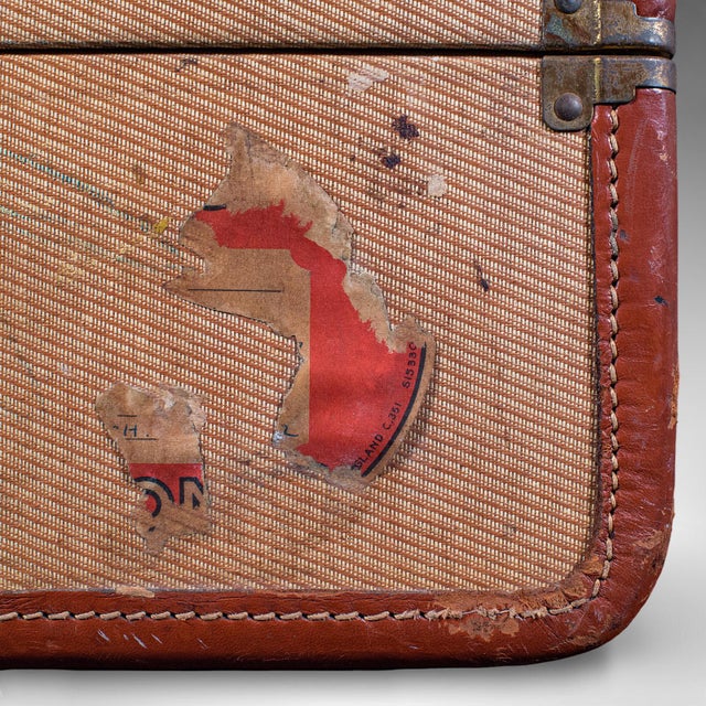 Vintage Jet Age Vanity Case, American Personal Luxury Case, Revival, Mid Century For Sale - Image 12 of 12