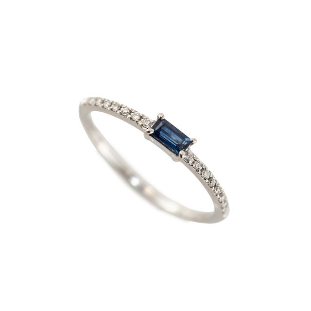 Gender: Ladies Metal Type: 14K White Gold Ring Size: 7 Width: 1.20 mm Weight: 1.09 grams Ladies 14K white gold, diamond...
