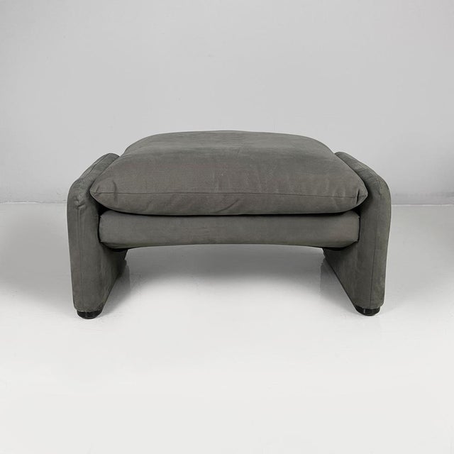 Modern Italian Maralunga Pouf by Vico Magistretti for Cassina, 1970s For Sale - Image 3 of 13