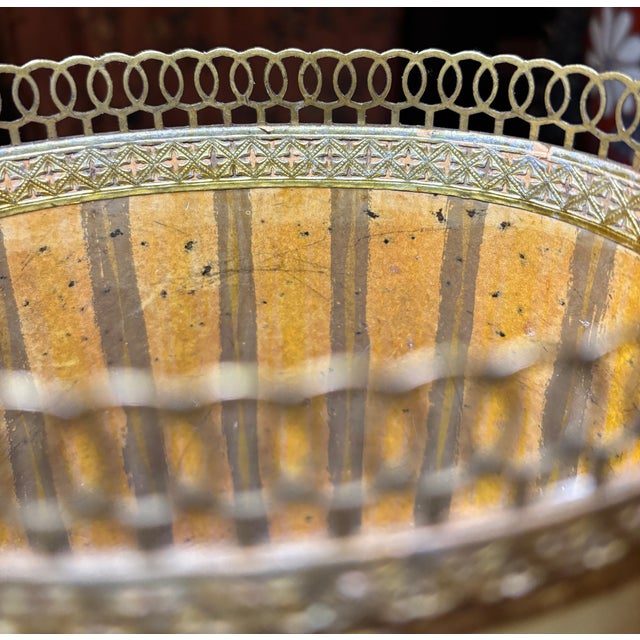 19th-Century French Toleware Cachepot With Gilt Metal Mounts For Sale In New York - Image 6 of 11