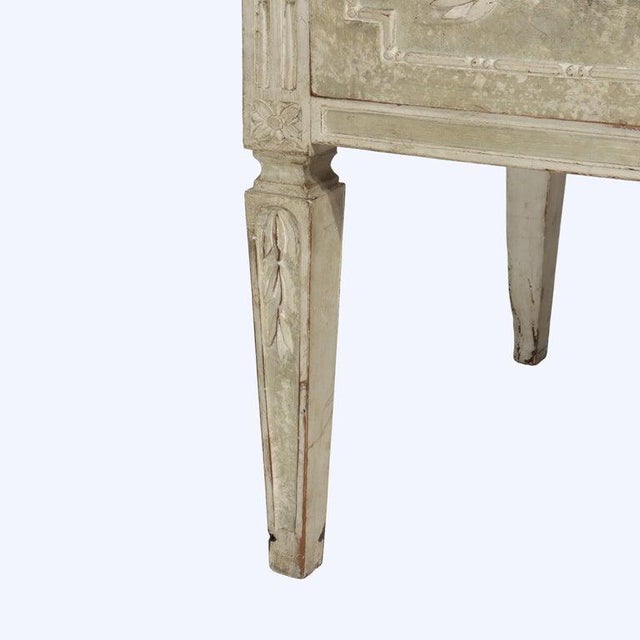 Antique French Classical 2-Drawer Commode With Carved Laurel Garland 17th/18thC For Sale - Image 12 of 18