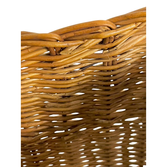 Wood Early 20th Century French Wicker Gathering Basket With Bentwood Handle | French Provincial Market Basket For Sale - Image 7 of 11