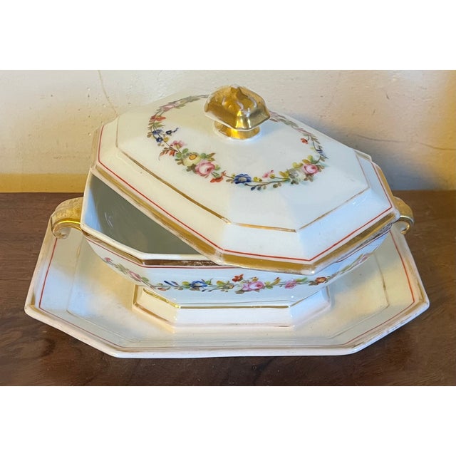 Antique early 19th century Paris porcelain octagonal sauce tureen with flower garland sprig decoration on the lid and...