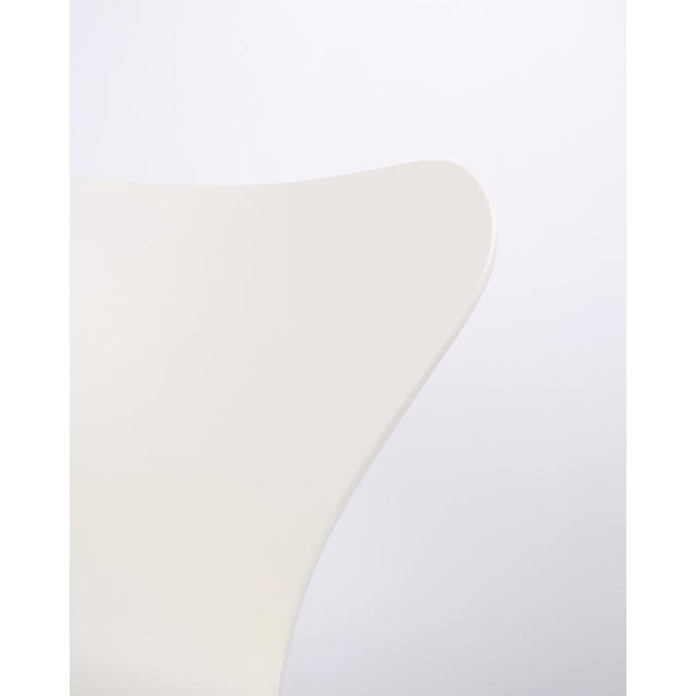 Paint Series 7 Chairs in White Lacquered Veneer with Chrome Frame by Arne Jacobsen for Fritz Hansen, 1988, Set of 6 For Sale - Image 7 of 13
