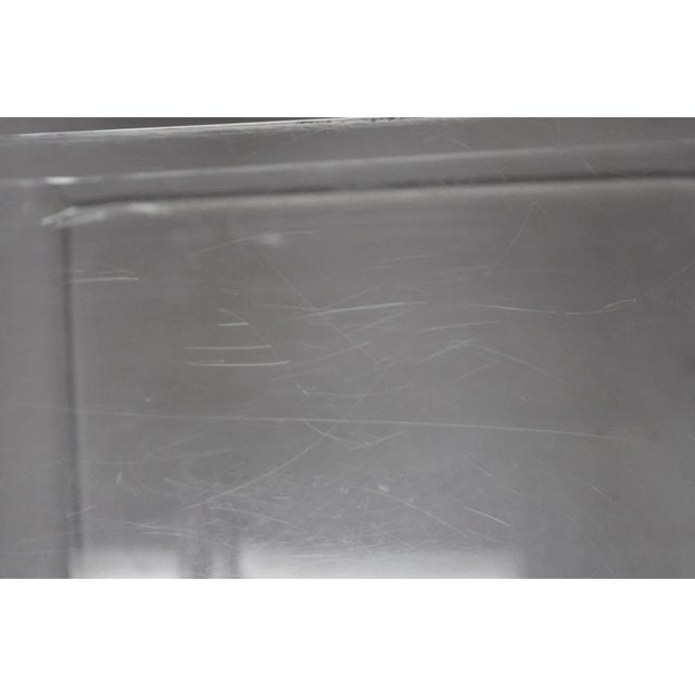 Vintage Mid Century Modern Clear Lucite Sculptural "S" Form" 3 Tier Side Table For Sale In Philadelphia - Image 6 of 11
