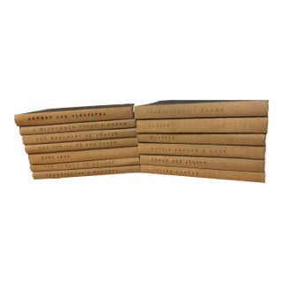 17th Century 13 Shakespeare Books Collection - The Yale Shakespeare For Sale