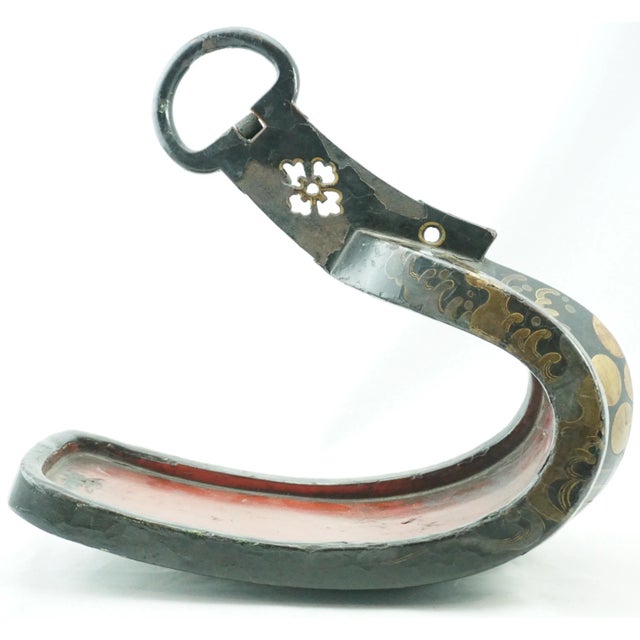 Japanese Samurai Abumi Stirrups Lacquer Edo, 18th Century - A Pair For Sale In Dallas - Image 6 of 10