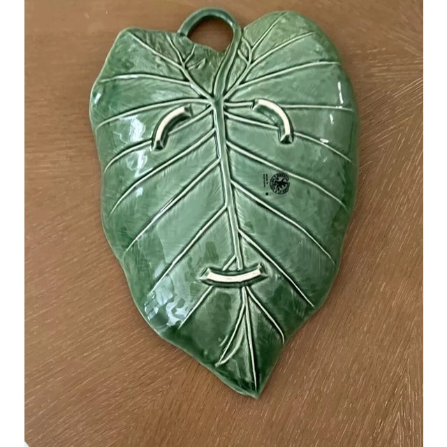 Beautiful set of authentic Bordallo Pinheiro Portugal green leaf serving bowls. These iconic majolica pieces feature the...