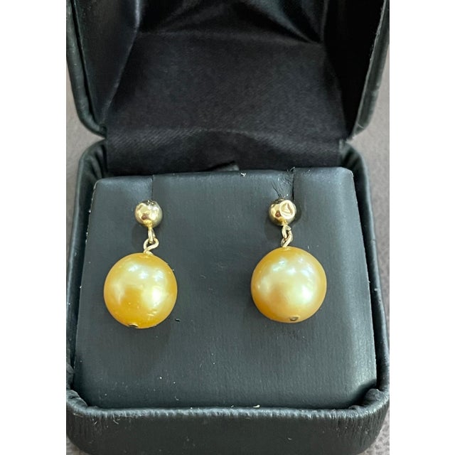Golden South Sea Pearl Dangling Earrings 14 Karat Yellow Gold For Sale In New York - Image 6 of 18
